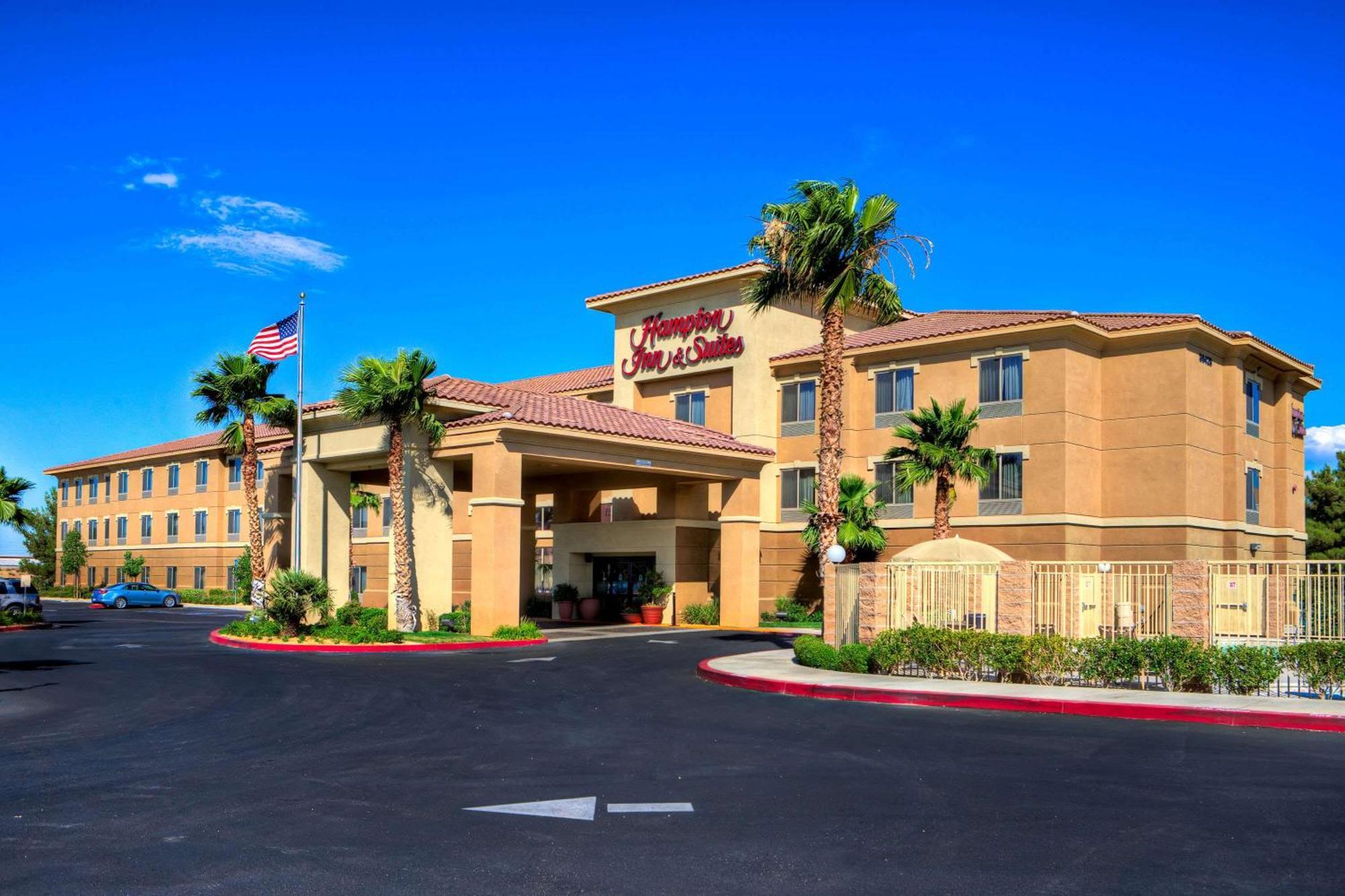 Hampton Inn & Suites Палмдейл Экстерьер фото